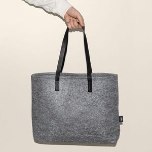 Goya 50633 - Tasche aus 100% RPET Filz mit Kunstledergriffen